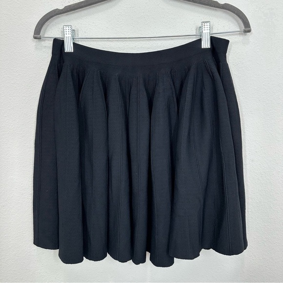 J. Crew Black Pleated Mini Skirt Flouncy Sweater Material Preppy Chic Winter NWT - Picture 1 of 6